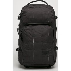 Jack Wolfskin - Plecak. Czarne plecaki męskie marki Jack Wolfskin, w paski, z materiału, małe. W wyprzedaży za 449,90 zł.