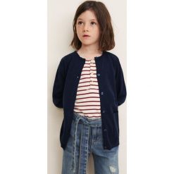 Mango Kids - Kardigan dziecięcy Emma 110-164 cm. Niebieskie swetry dziewczęce marki Mango Kids, bez wzorów, z bawełny, bez kołnierzyka, bez rękawów, bez kaptura. Za 59,90 zł.