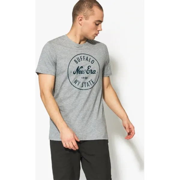 New Era Koszulka Ss Ne Wheel Tee Ne Lgh , szary, rozmiar M. Szare koszulki męskie New Era, m, bez wzorów, z materiału, bez kołnierzyka, bez rękawów. W wyprzedaży za 49,99 zł.