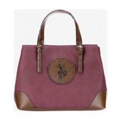 U.S. Polo Assn Torebka Fioletowy. Fioletowe torebki klasyczne damskie U.S. Polo Assn., w paski, z materiału, bez dodatków. Za 516,95 zł.