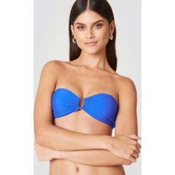 NA-KD Swimwear Góra od bikini bez ramiączek z metalową sprzączką - Blue. Niebieskie bikini NA-KD Swimwear, z haftami. W wyprzedaży za 36,57 zł.