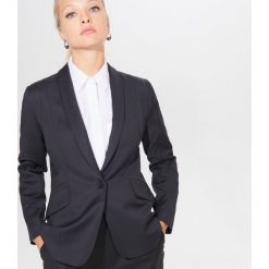 Wełniana marynarka - Czarny. Czarne marynarki damskie Mohito, bez wzorów, z wełny. W wyprzedaży za 129,99 zł.
