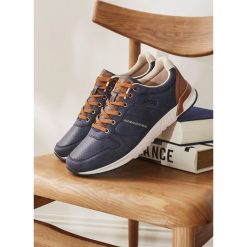 Granatowe Półbuty Finnlay. Niebieskie buty sportowe męskie Born2be, bez zapięcia. Za 119,99 zł.