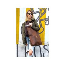 Brązowa zamszowa torebka shopper. Pomarańczowe torby damskie na zakupy Karolina audycka, z haftami, ze skóry, eleganckie, na ramię, zamszowe, z haftem. Za 215,00 zł.