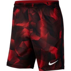 Nike Spodenki NK Dry SQD Short GX CL KZ czerwony r. S (882930 657). Czerwone spodenki sportowe męskie marki Nike, sportowe. Za 120,00 zł.