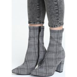 Szare Botki Refinement. Szare botki damskie marki Born2be, na zimę, z materiału, ze szpiczastym noskiem, na wysokim obcasie, na obcasie, na zamek. Za 129,99 zł.
