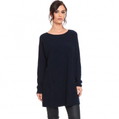 Sweter "Marlone" w kolorze granatowym. Niebieskie swetry klasyczne damskie marki Cosy Winter, s, ze splotem, z okrągłym kołnierzem. W wyprzedaży za 181,95 zł.