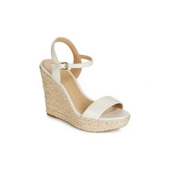 Sandały MICHAEL Michael Kors JILL WEDGE. Brązowe sandały damskie marki MICHAEL Michael Kors, bez wzorów, bez obcasa, bez zapięcia. Za 659,00 zł.