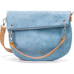 Desigual Hela Torebka Niebieski. Niebieskie torebki klasyczne damskie Desigual, w paski, z materiału, z aplikacjami. Za 306,95 zł.
