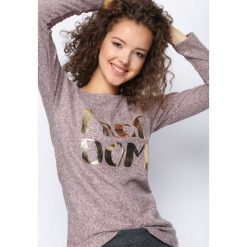 Różowa Bluzka Sure Win. Różowe bluzki damskie z długim rękawem marki Born2be, xl. Za 34,99 zł.