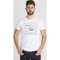 T-SHIRT VERSACE JEANS. Białe t-shirty męskie s, z nadrukiem, z bawełny, z okrągłym kołnierzem. Za 145,00 zł.