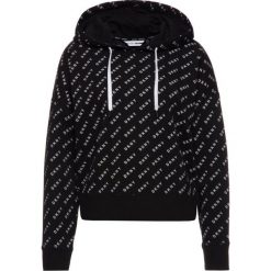 Bluza DKNY Sport DP9T6874. Czarne bluzy sportowe damskie DKNY Sport, m, bez wzorów, z elastanu, bez rękawów, bez kaptura. W wyprzedaży za 209,00 zł.