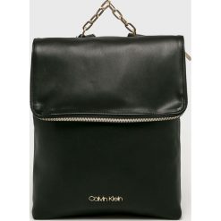 Calvin Klein - Plecak. Czarne plecaki damskie Calvin Klein, z materiału. Za 629,90 zł.