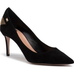 Szpilki ELISABETTA FRANCHI - SA-08L-96E2-V390 Nero 110. Czarne półbuty damskie Elisabetta Franchi, z aplikacjami, ze skóry, bez obcasa, na obcasie, bez zapięcia. W wyprzedaży za 1029,00 zł.