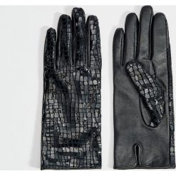 Skórzane rękawiczki animal print - Czarny. Czarne rękawiczki damskie Mohito, bez wzorów. Za 99,99 zł.