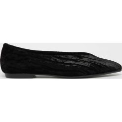 Vagabond - Baleriny Katlin. Czarne baleriny damskie Vagabond, bez wzorów, ze skóry, bez obcasa. Za 379,90 zł.