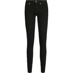 Jeansy Slim Fit Calvin Klein K20K201125. Czarne jeansy damskie Calvin Klein, bez wzorów, z elastanu. W wyprzedaży za 269,00 zł.