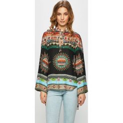 Desigual - Bluzka. Czarne bluzki damskie Desigual, na co dzień, s, bez wzorów, z poliesteru, casualowe, bez kołnierzyka, bez rękawów. W wyprzedaży za 199,90 zł.