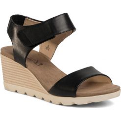 Sandały CAPRICE - 9-28706-24 Black Nappa 022. Czarne klapki damskie Caprice, bez wzorów, ze skóry, bez obcasa, na obcasie. Za 249,00 zł.