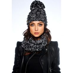 Kobiecy komplet czapka z pomponem i komin LC114 czarny. Czarne kominy damskie Lemoniade. Za 99,90 zł.