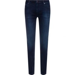 Jeansy Skinny Fit Guess Chris M94A27 D3SY0. Niebieskie jeansy męskie Guess, m, z aplikacjami. W wyprzedaży za 269,00 zł.