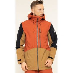 Kurtka snowboardowa Quiksilver Travis EQYTJ03231. Pomarańczowe kurtki sportowe męskie Quiksilver, m, bez wzorów, z poliesteru, bez kaptura, narciarskie. W wyprzedaży za 1119,00 zł.