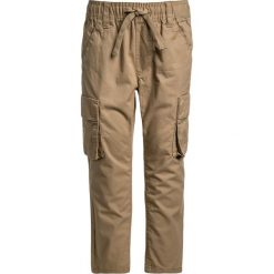 Benetton TROUSERS Bojówki beige. Brązowe jeansy chłopięce marki Benetton. Za 129,00 zł.
