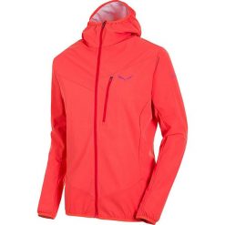 Kurtka softshellowa "Pedroc Hybrid" w kolorze koralowym. Czerwone kurtki damskie Salewa, bez wzorów, bez kaptura. W wyprzedaży za 329,95 zł.