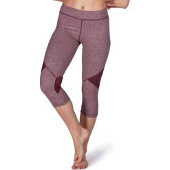 Legginsy w kolorze jagodowym do biegania. Czerwone spodnie damskie z materiału, do biegania. W wyprzedaży za 132,95 zł.