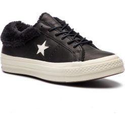 Tenisówki CONVERSE - One Star Ox 162601C Black/Black/Egret. Czarne półbuty damskie Converse, na co dzień, bez wzorów, ze skóry, retro, bez obcasa, bez zapięcia. W wyprzedaży za 219,00 zł.
