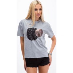 T-shirty damskie: Jasnoszary t-shirt z wprasowaną aplikacją 3423