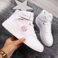 Buty sportowe na rzep białe Cross Jeans - biały. Białe buty sportowe damskie Cross Jeans, bez wzorów, z jeansu, sportowe. Za 119,99 zł.