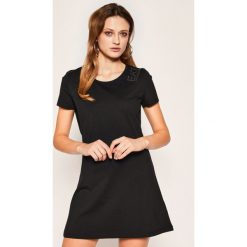 Sukienka codzienna EA7 Emporio Armani 3HTT14 TJ29Z 1554. Niebieskie sukienki damskie EA7 Emporio Armani, na co dzień, m, bez wzorów, z elastanu, bez kołnierzyka, bez rękawów, proste. W wyprzedaży za 169,00 zł.