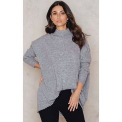 Swetry oversize damskie: FARINA for NA-KD Sweter The Very Soft One – Grey