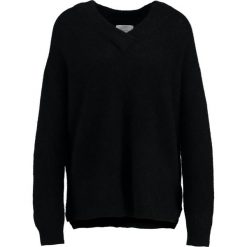 Swetry klasyczne damskie: Second Female BROOK DEEP VNECK Sweter black