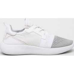 Calvin Klein Jeans - Buty Merykl Knit Ckj Logo. Białe buty sportowe damskie marki Calvin Klein Jeans, bez wzorów, z jeansu, sportowe. Za 599,90 zł.