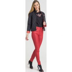 KURTKA PIKOWANA DWUSTRONNA Emporio Armani. Czarne kurtki damskie z aplikacjami, z materiału. Za 605,00 zł.