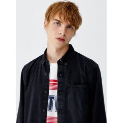 Koszula jeansowa basic. Niebieskie koszule męskie jeansowe marki Pull&Bear, m, z długim rękawem. Za 79,90 zł.