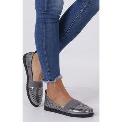 Stalowe Półbuty Slip On Ażurowe Błyszczące Z Gumką Casu Da19X3/pe. Szare półbuty damskie Casu, bez wzorów, bez obcasa, bez zapięcia. W wyprzedaży za 39,99 zł.