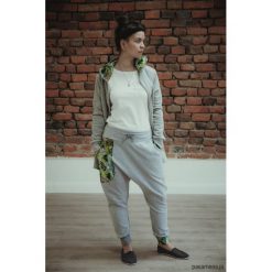 Komplet damski bluza i spodnie - szary - Jungle. Szare bluzy damskie Pakamera, z dresówki, sportowe, bez kaptura. Za 399,00 zł.