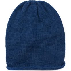 Czapka damska Casual cashmere granatowa. Niebieskie czapki zimowe damskie Art of Polo. Za 47,34 zł.