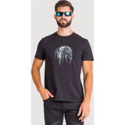 T-SHIRT Just Cavalli. Czarne t-shirty męskie Just Cavalli, s, z nadrukiem, z bawełny, z okrągłym kołnierzem. Za 335,40 zł.