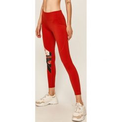 Reebok - Legginsy. Czerwone spodnie damskie Reebok, s, z elastanu, z podwyższonym stanem. Za 169,90 zł.
