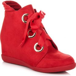 Botki wiązane wstążką GRACE. Czarne botki damskie marki KYLIE, z jeansu. Za 112,90 zł.