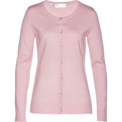 Sweter rozpinany Premium z wełny merino bonprix bladroróżowy. Różowe swetry damskie bonprix, bez wzorów, z wełny, bez rękawów, bez kaptura. Za 79,99 zł.