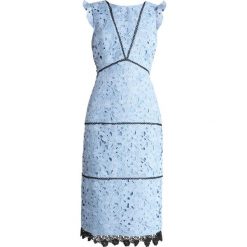 Warehouse SCALLOP HEM MIDI DRESS Sukienka letnia dusky blue. Niebieskie sukienki damskie letnie marki Warehouse, z poliesteru, midi. W wyprzedaży za 399,20 zł.
