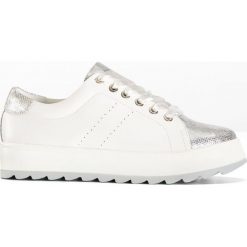 Sneakersy bonprix biały. Białe buty sportowe damskie bonprix, bez wzorów, z satyny, sportowe. Za 109,99 zł.