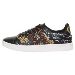 Desigual Tenisówki Damskie Cosmic Exotic 39 Czarne. Czarne tenisówki damskie marki Desigual, z nadrukiem, z materiału. W wyprzedaży za 292,00 zł.