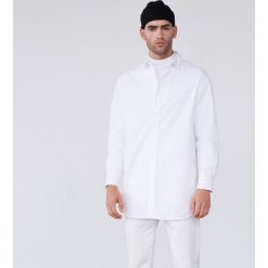 Popelinowa koszula oversize - Biały. Białe koszule męskie Reserved, m, bez wzorów, bez kołnierzyka, bez rękawów. Za 139,99 zł.