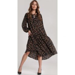 Czarna Sukienka Ivietta. Czarne sukienki damskie Renee, s, bez wzorów, bez kołnierzyka, bez rękawów, midi. Za 149,99 zł.